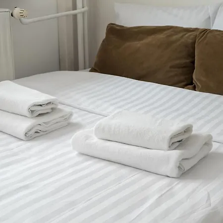 Appartement Solidarnosci View By Bookinghost Warschau