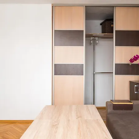 Solidarnosci View By Bookinghost