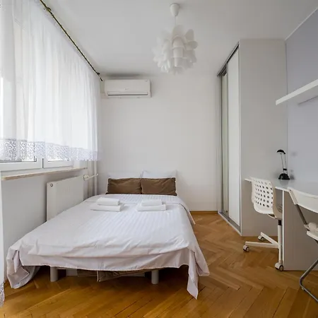 Apartment Solidarnosci View By Bookinghost