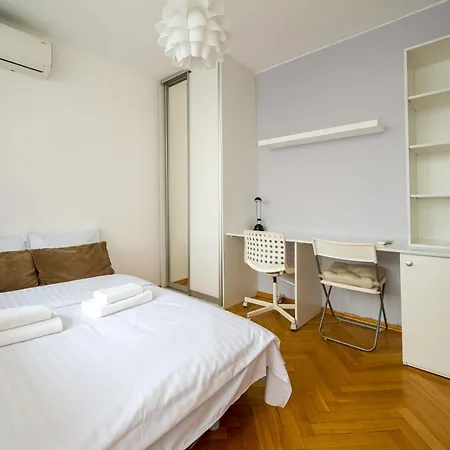 Solidarnosci View By Bookinghost Appartement *